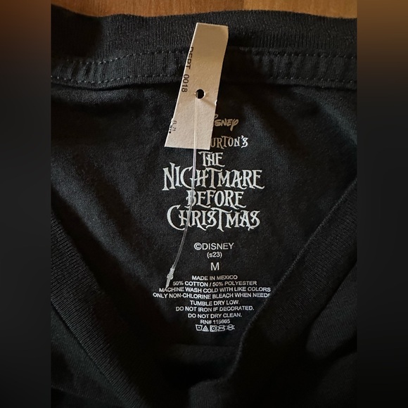 NWT The Nightmare Before Christmas Comic
Panels T-shirt size Medium Hot Topic 🎃 - Picture 5 of 6